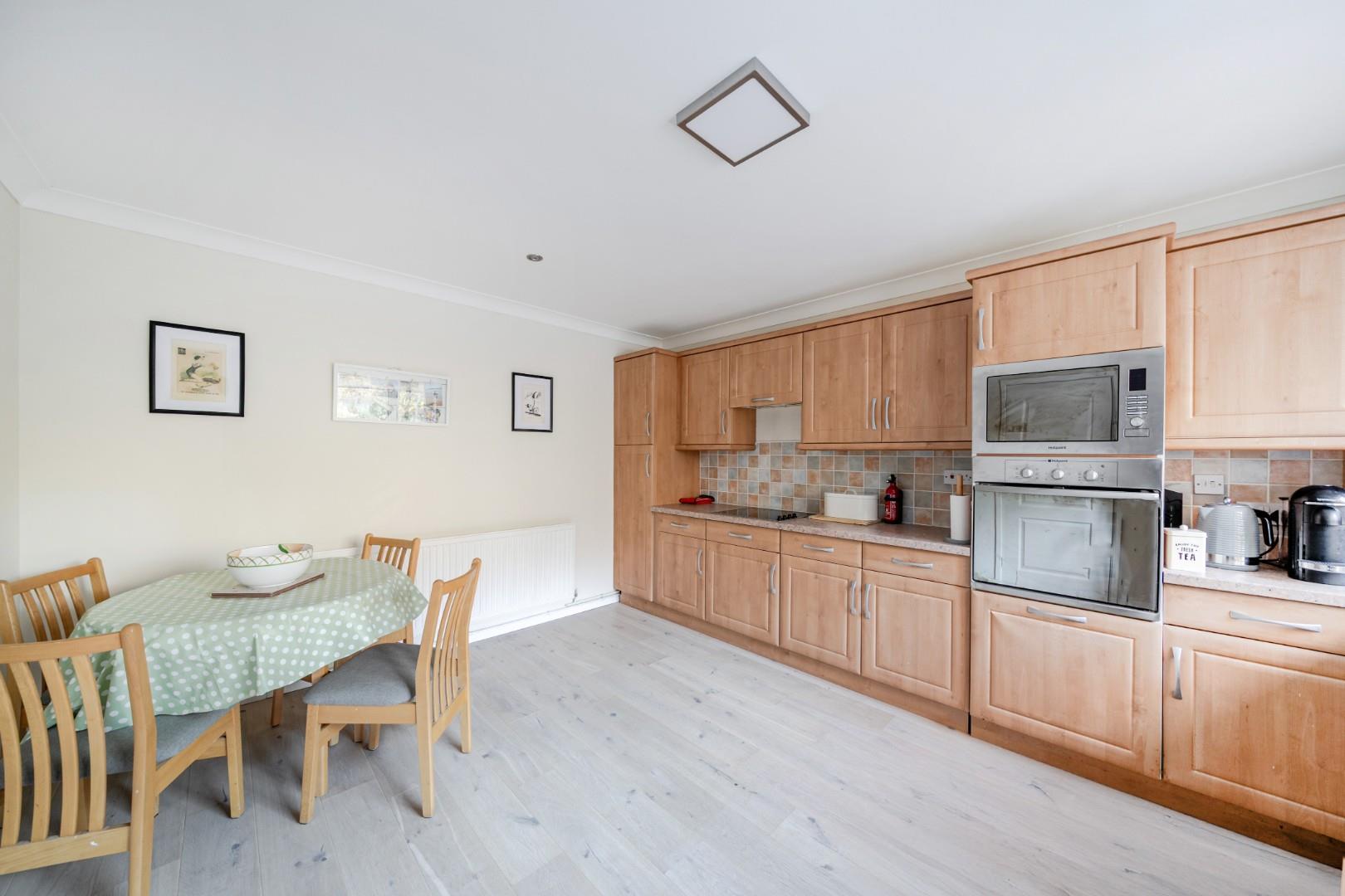 Roman Court, Blackpill, Swansea, SA3 5BL